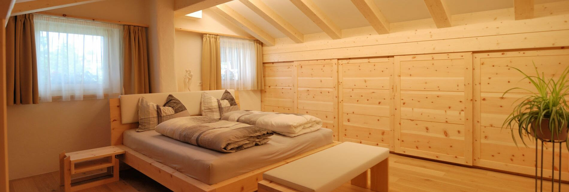 Natürliche Materialien Mansardenzimmer